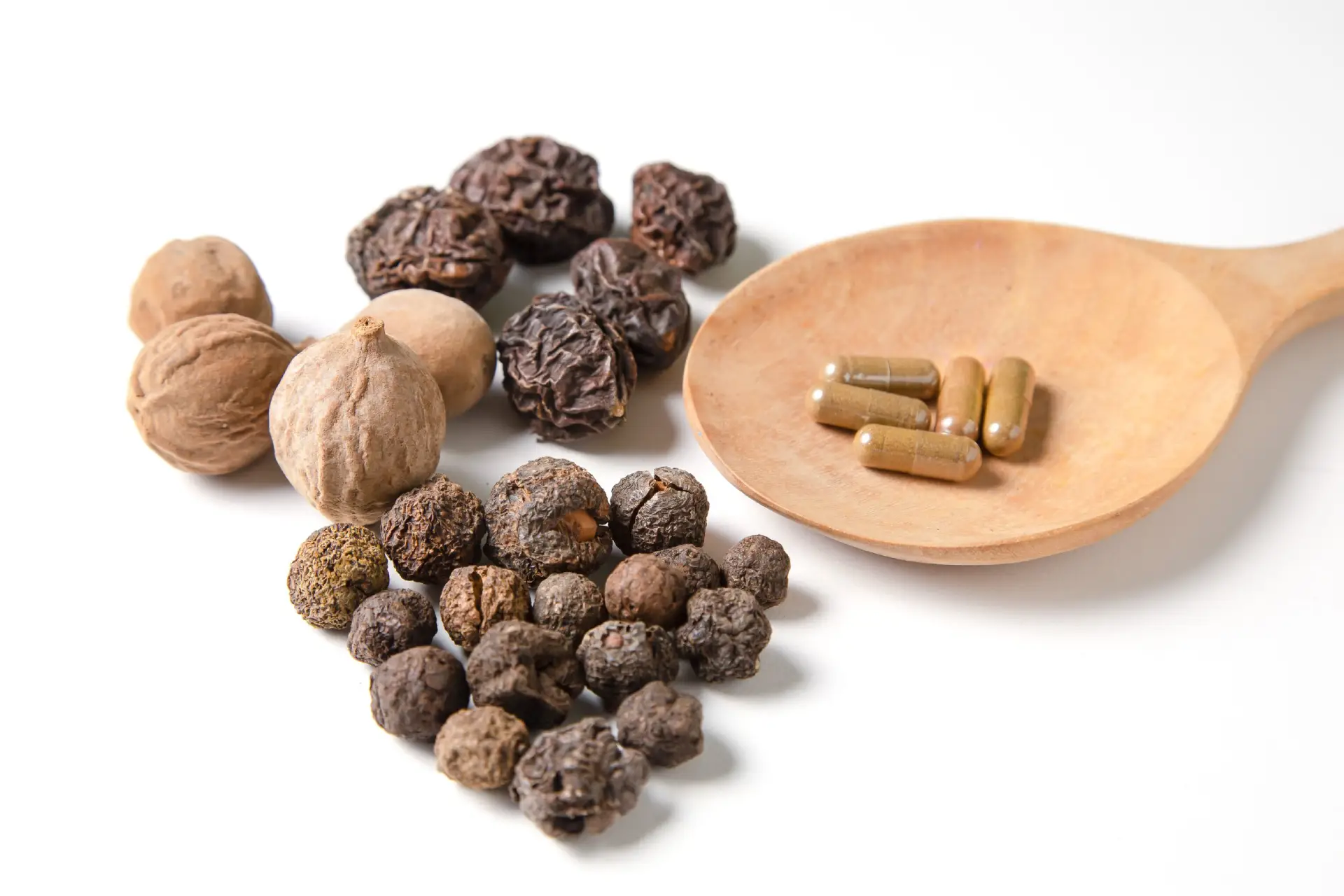 Vormen van triphala voor een witte achtergrond